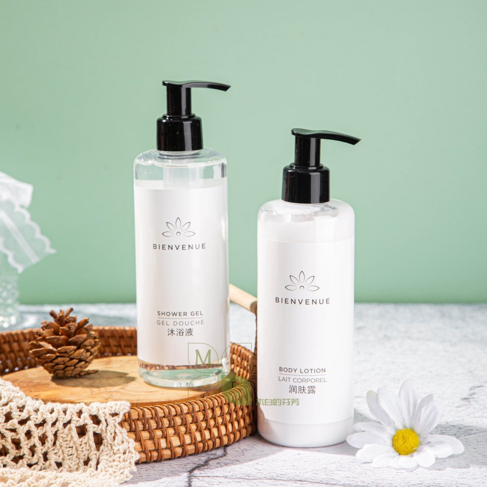 BIENVENUE body lotion, hotel-shampoo-conditioner