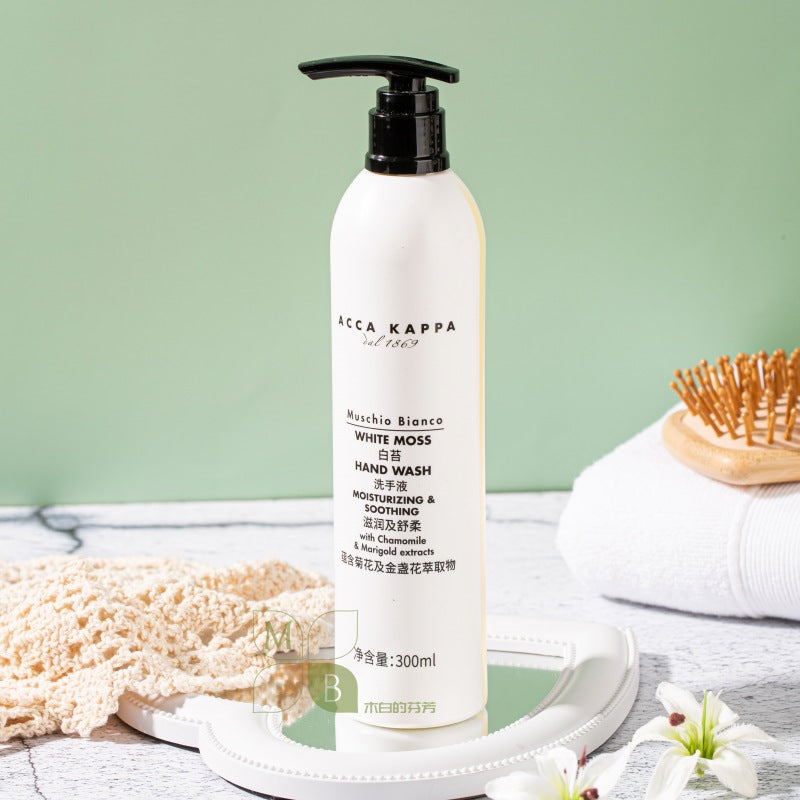 Acca Kappa body lotion, hotel-shampoo-conditioner