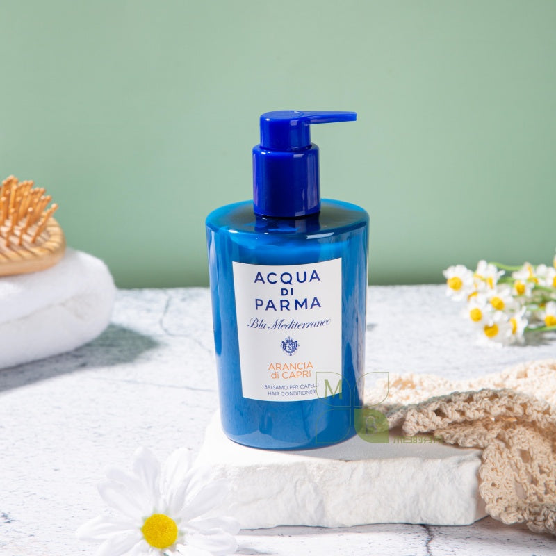 Acqua Di Parma body lotion, hotel-shampoo-conditioner