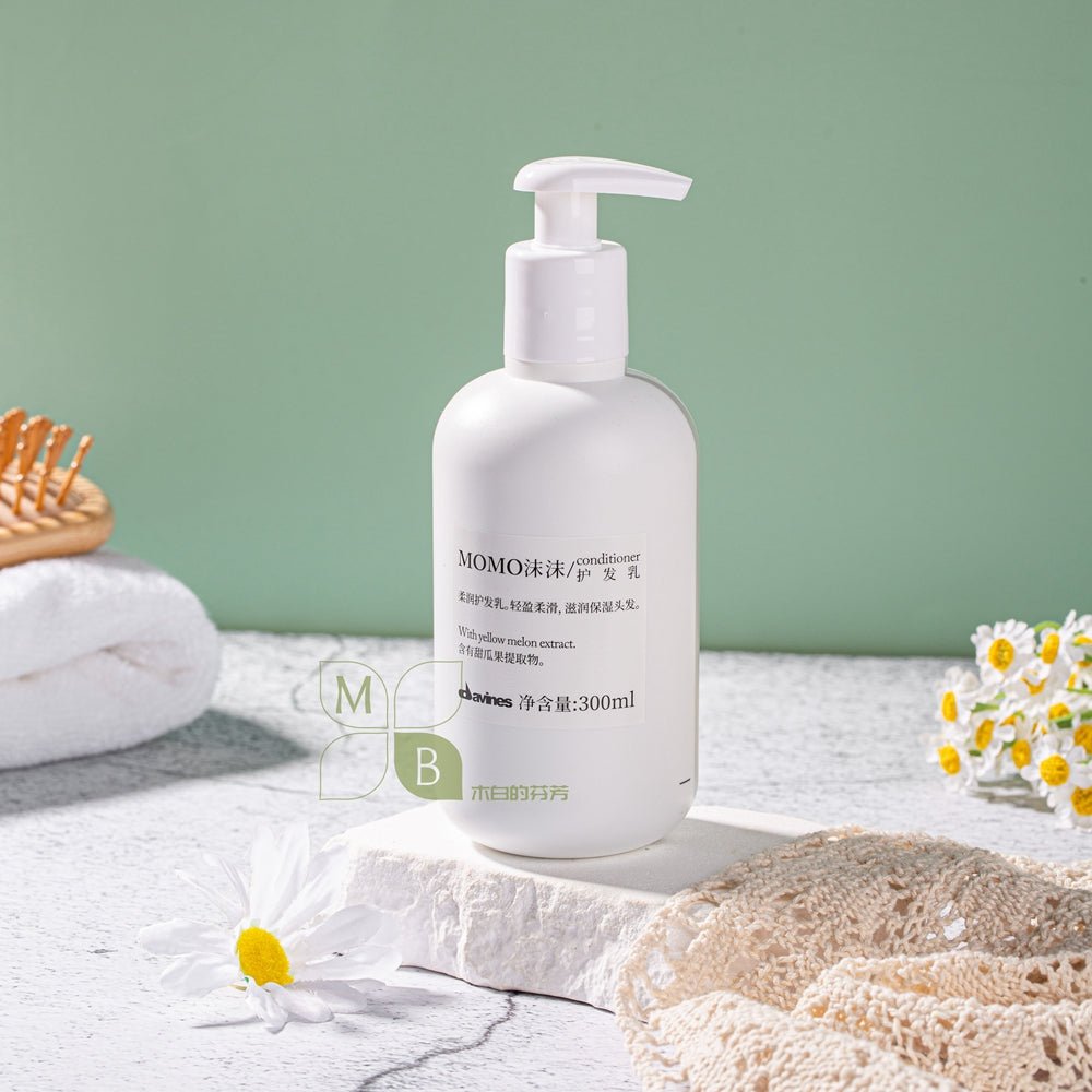 DAVINES MOMO body lotion, hotel-shampoo-conditioner