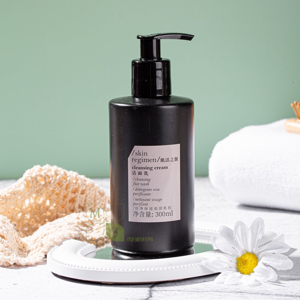 DAVINES MOMO body lotion, hotel-shampoo-conditioner