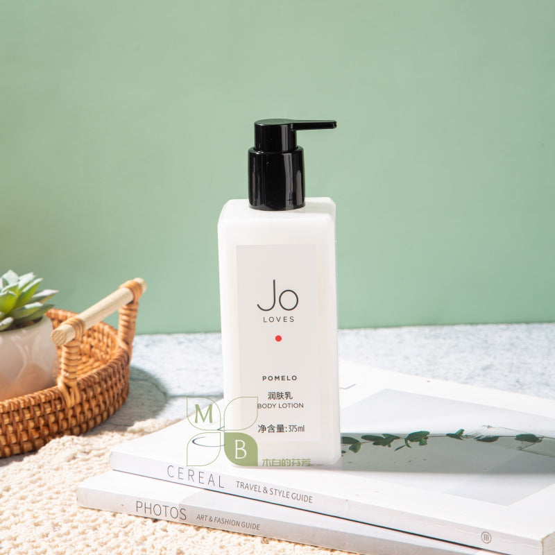 JO LOVES body lotion, hotel-shampoo-conditioner