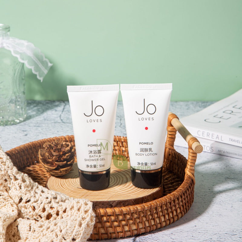 JO LOVES body lotion, hotel-shampoo-conditioner