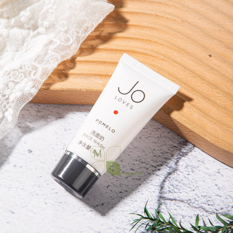 JO LOVES body lotion, hotel-shampoo-conditioner