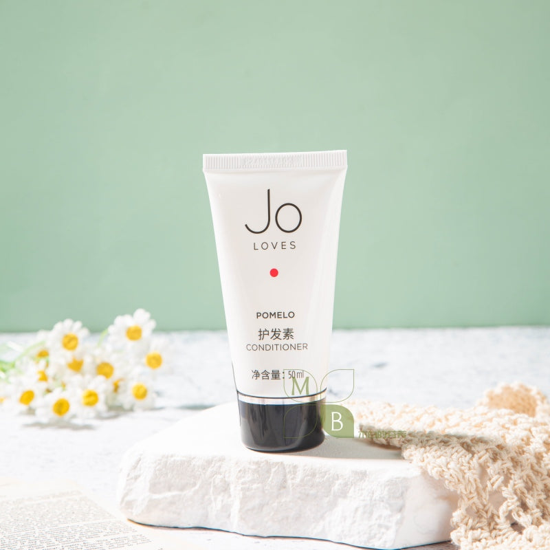 JO LOVES body lotion, hotel-shampoo-conditioner