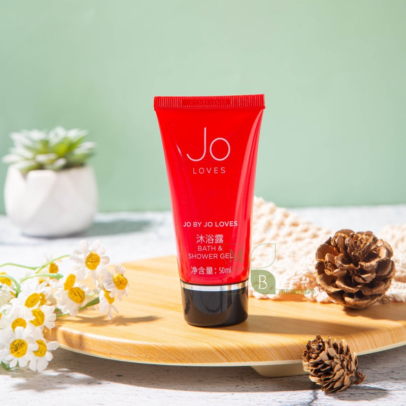 JO LOVES body lotion, hotel-shampoo-conditioner