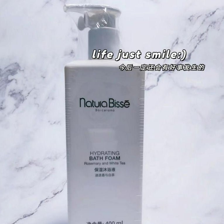 Natura Bisse body lotion, hotel-shampoo-conditioner