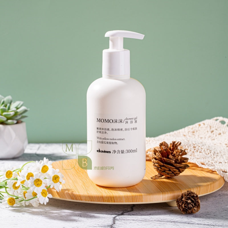 W Hotel Shampoo & Conditioner & Shower Gel & Body Lotion 300ML DAVINES MOMO