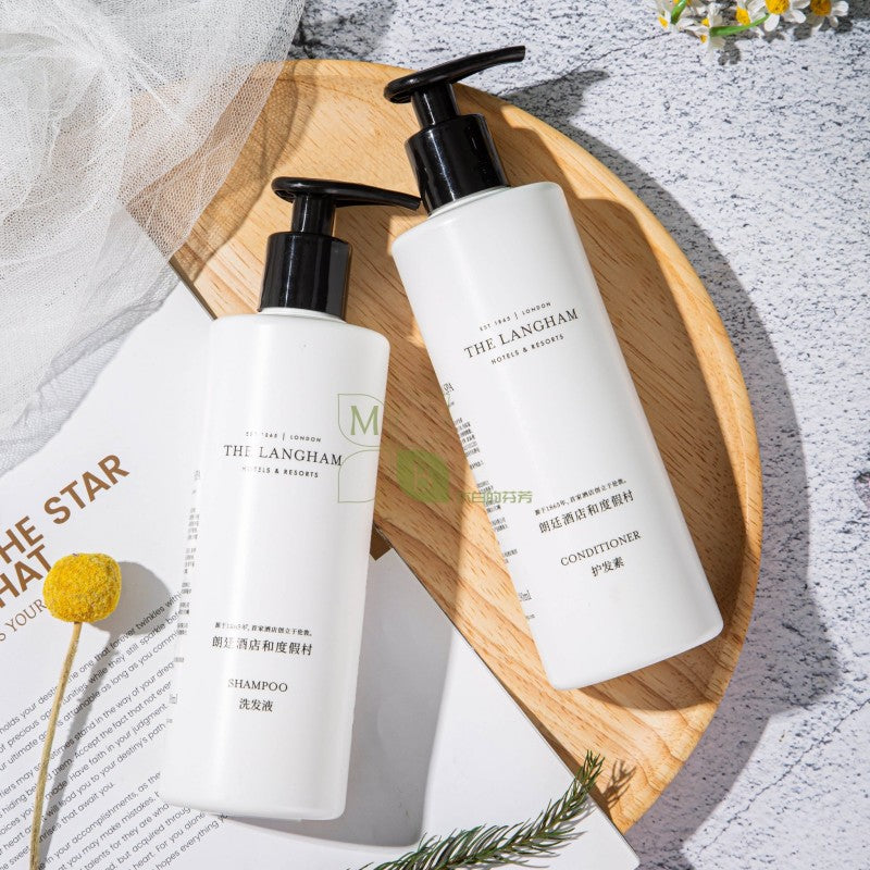 THE LANGHAM body lotion, hotel-shampoo-conditioner