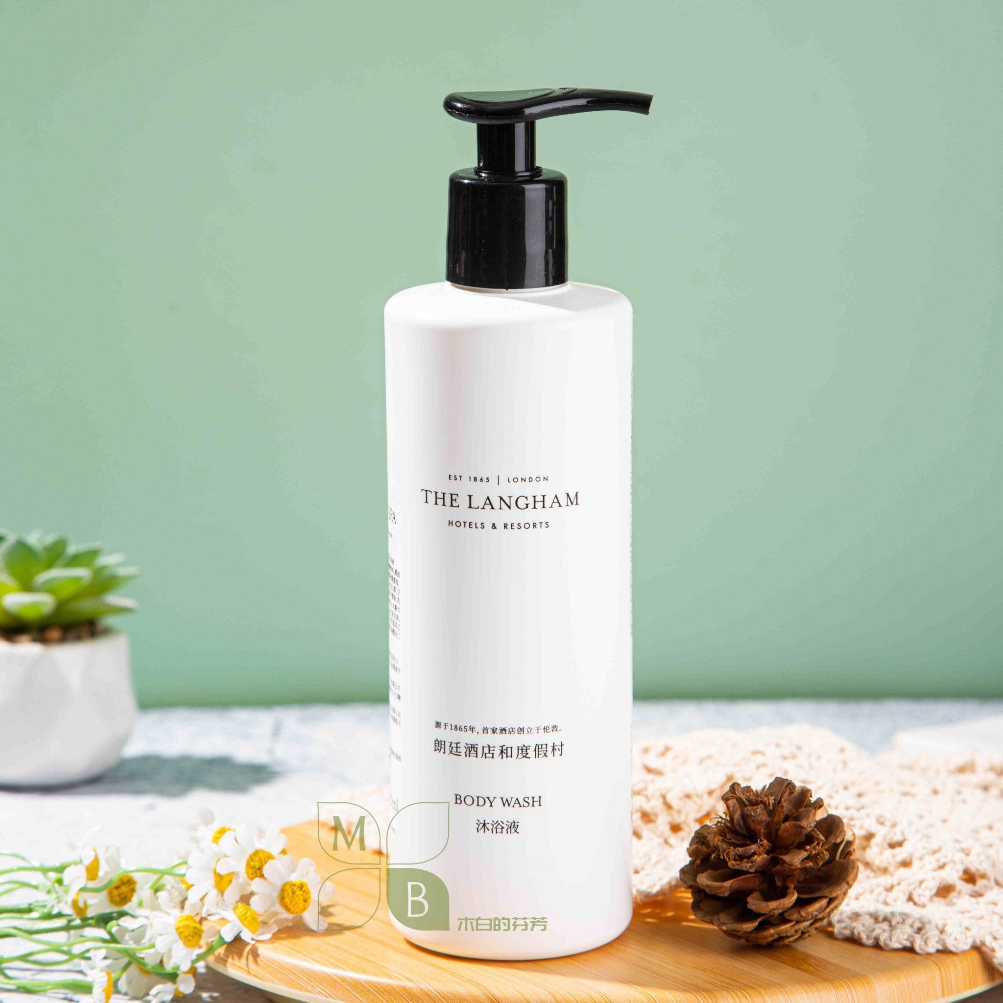 THE LANGHAM body lotion, hotel-shampoo-conditioner