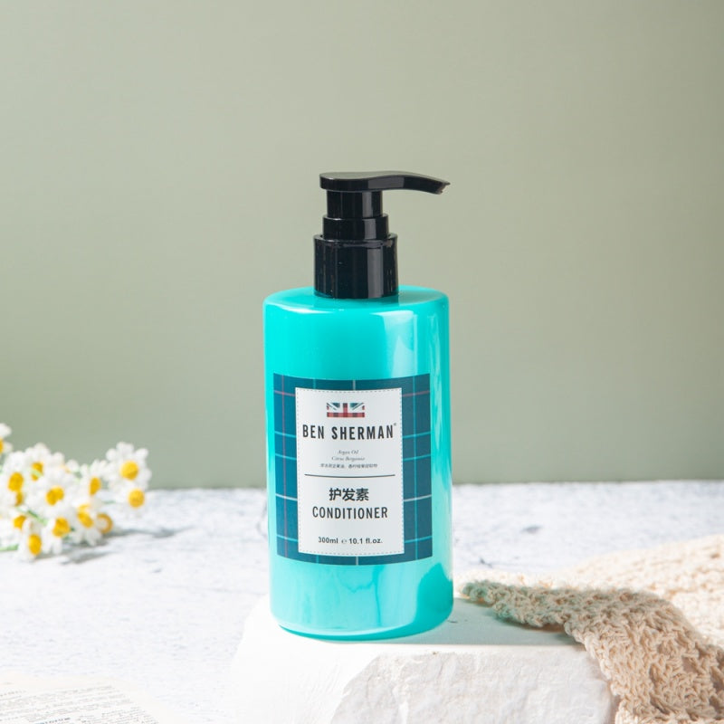 one bottle of BEN SHERMAN hotel conditioner 300ml.