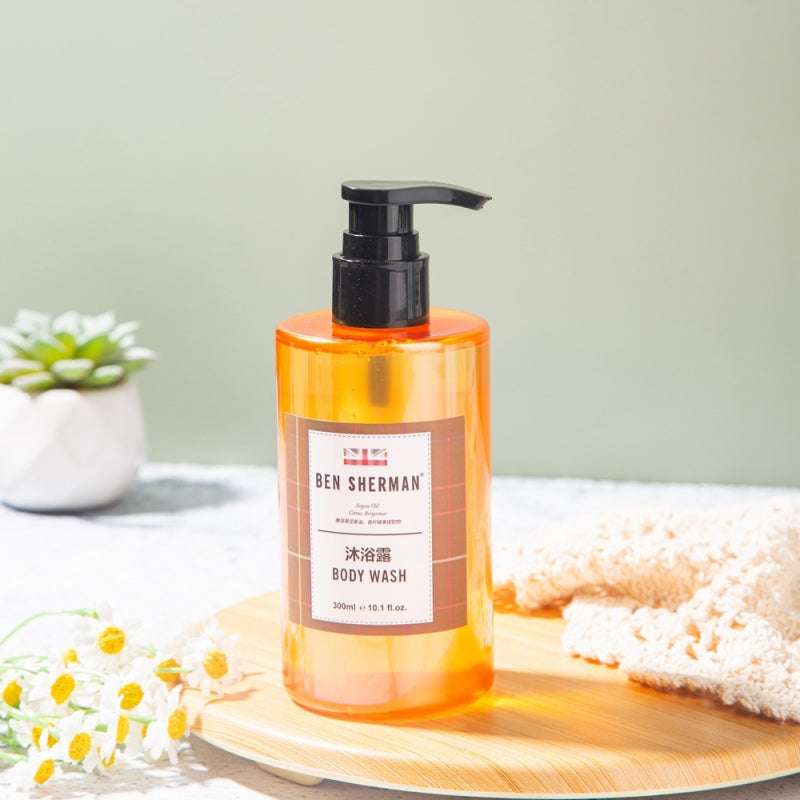 one bottle of BEN SHERMAN hotel shower gel 300ml.