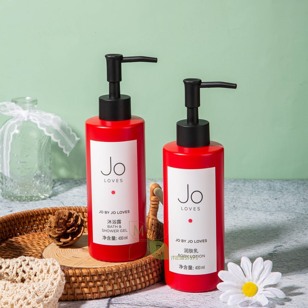 JO LOVES body lotion, hotel-shampoo-conditioner