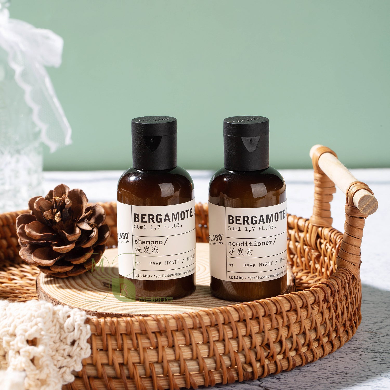 LE LABO SANTAL 22 body lotion, hotel-shampoo-conditioner